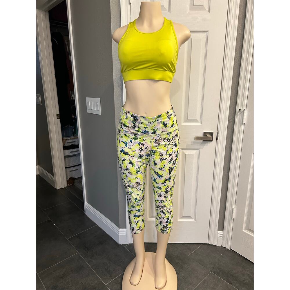 Activewear Set – Fabletics Neon Sports Bra L + Old Navy Floral Capri Leggings XL